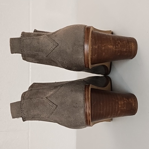 Nine West 7.5 Med Grey Vegan Suede Bootie Ankle Boot - Picture 4 of 16